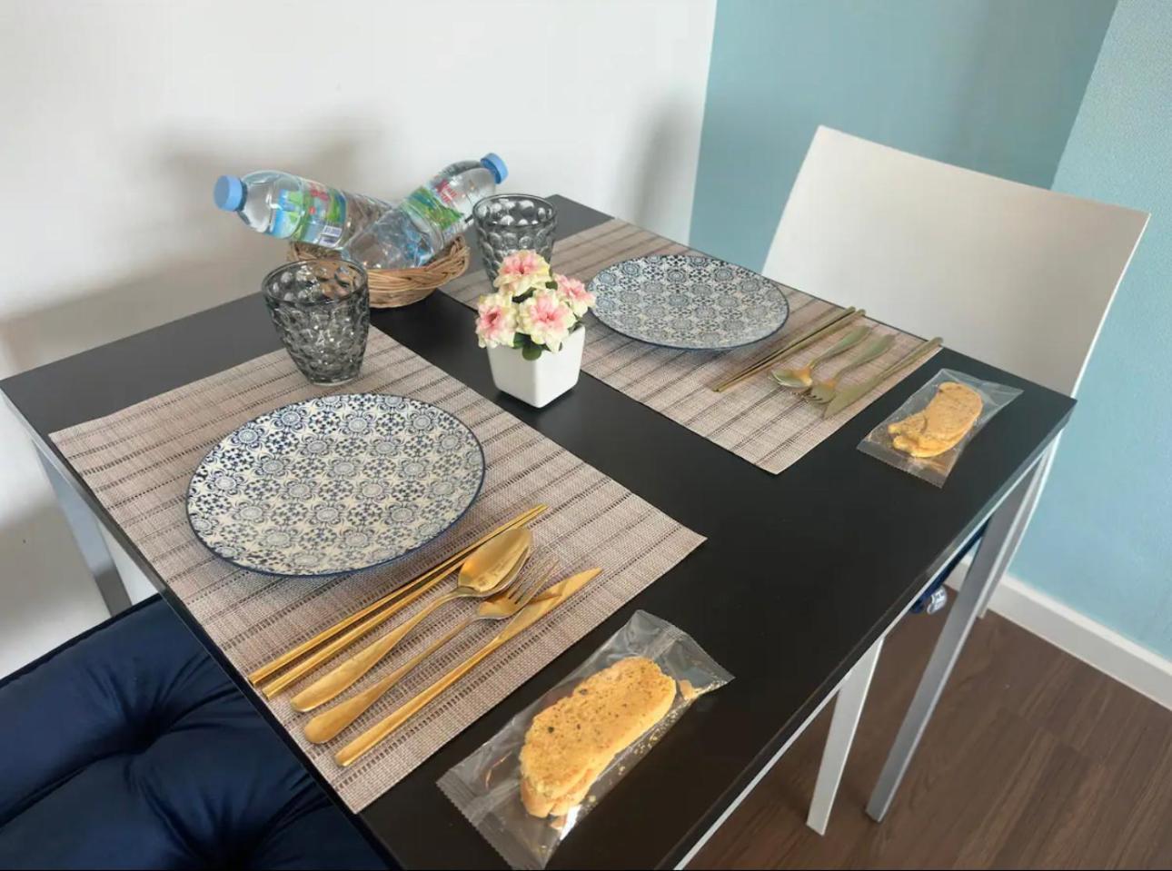 公寓 With The Beautiful Pool In City, 350 Meters From The *