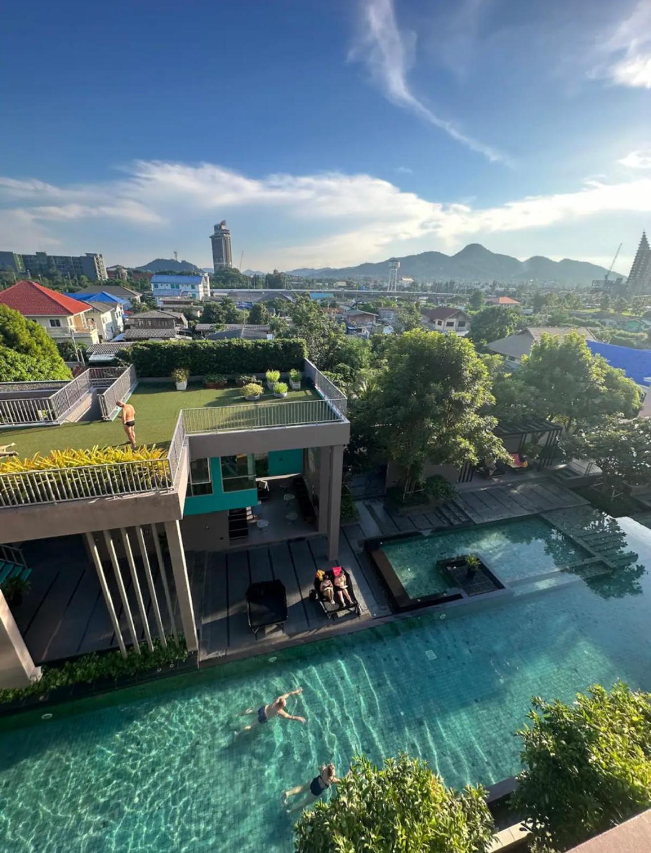 With The Beautiful Pool In City, 350 Meters From The 公寓 华欣