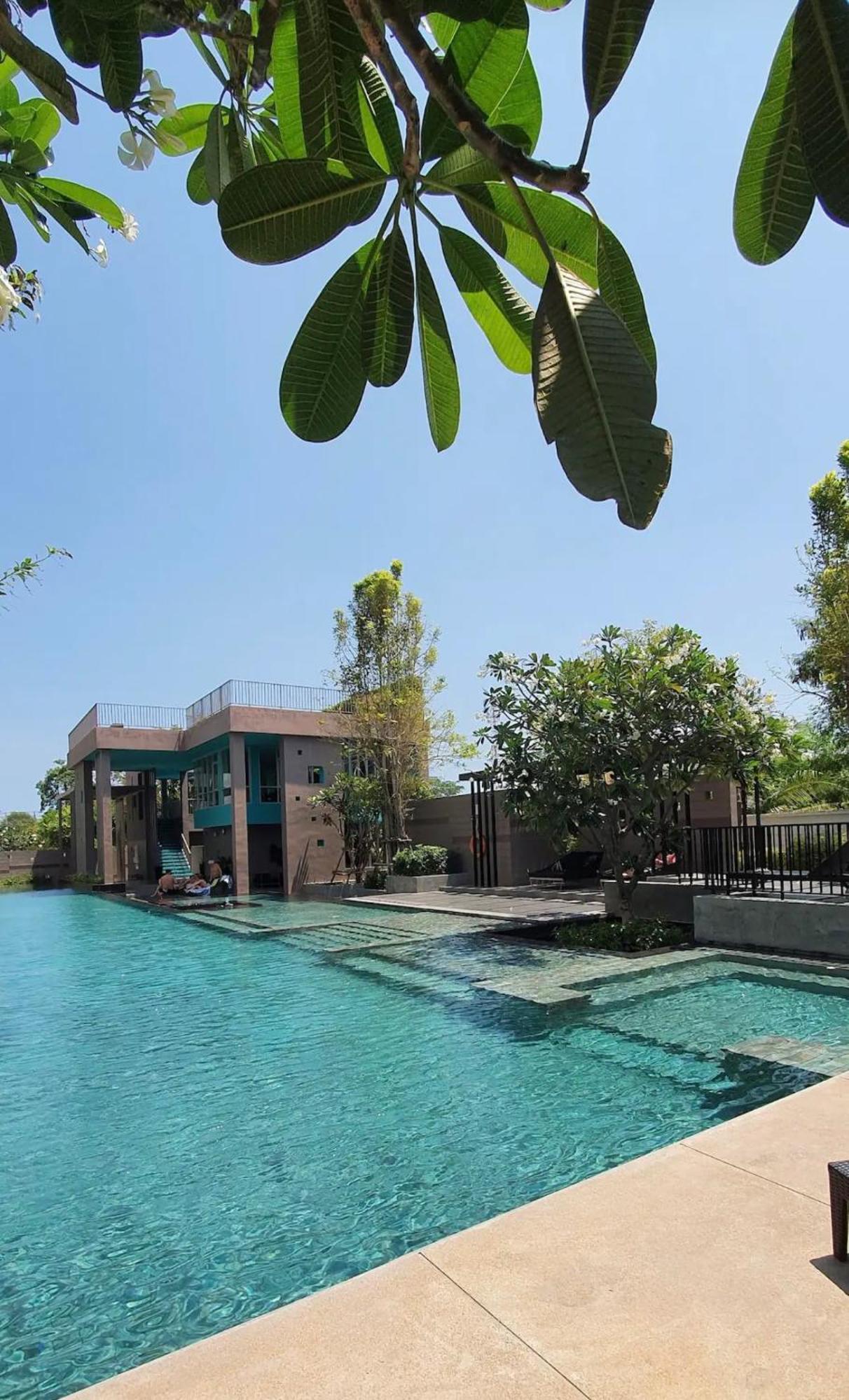 With The Beautiful Pool In City, 350 Meters From The 公寓 华欣